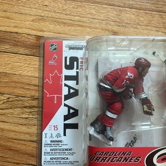 Eric Staal McFarlanes Sportspicks Figure / NHL / Carolina Hurricanes / 2007 - Picture 3 of 8